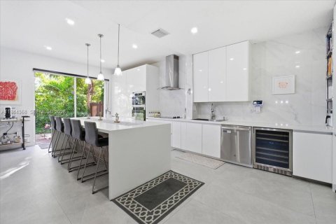 Villa ou maison à Doral, Floride 4 chambres, 214.79 m2 № 2008808