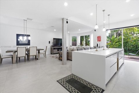 Villa ou maison à vendre à Doral, Floride: 4 chambres, 214.79 m2 № 2008808 - photo 5