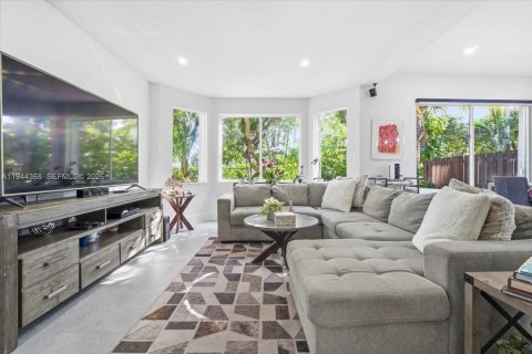 Villa ou maison à vendre à Doral, Floride: 4 chambres, 214.79 m2 № 2008808 - photo 8