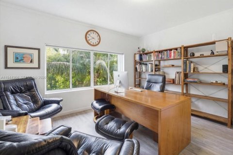 Villa ou maison à vendre à Doral, Floride: 4 chambres, 214.79 m2 № 2008808 - photo 15