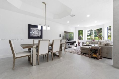 Villa ou maison à vendre à Doral, Floride: 4 chambres, 214.79 m2 № 2008808 - photo 6
