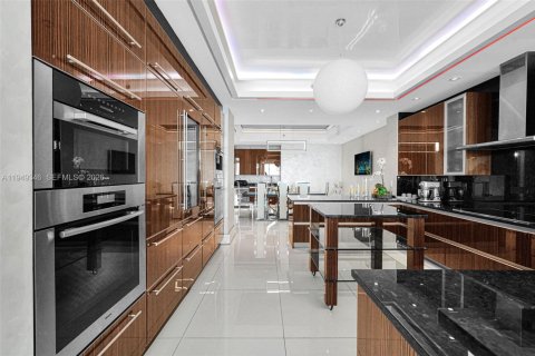 Купить кондоминиум в Холливуд, Флорида 3 спальни, 315.4м2, № 2006406 - фото 27