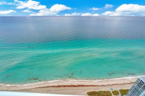 Купить кондоминиум в Холливуд, Флорида 3 спальни, 315.4м2, № 2006406 - фото 3