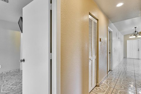 Villa ou maison à vendre à Boynton Beach, Floride: 3 chambres, 100.71 m2 № 2085268 - photo 22