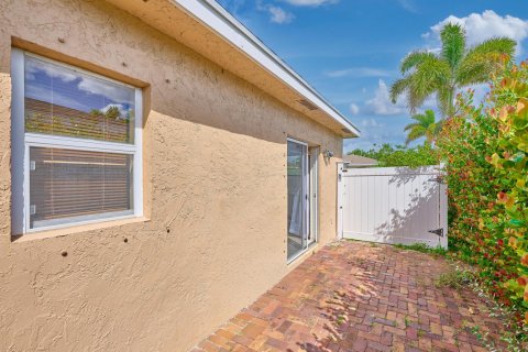 Villa ou maison à vendre à Boynton Beach, Floride: 3 chambres, 100.71 m2 № 2085268 - photo 6