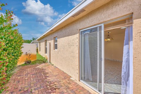 Villa ou maison à vendre à Boynton Beach, Floride: 3 chambres, 100.71 m2 № 2085268 - photo 5