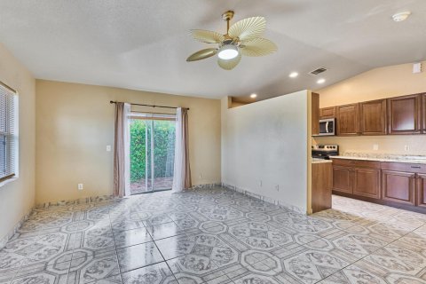 Villa ou maison à vendre à Boynton Beach, Floride: 3 chambres, 100.71 m2 № 2085268 - photo 10