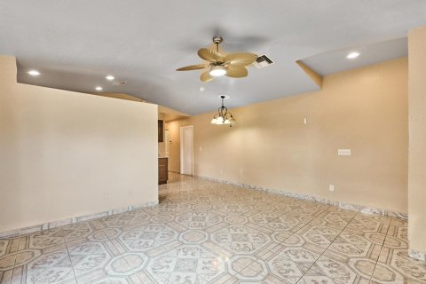 Villa ou maison à vendre à Boynton Beach, Floride: 3 chambres, 100.71 m2 № 2085268 - photo 11