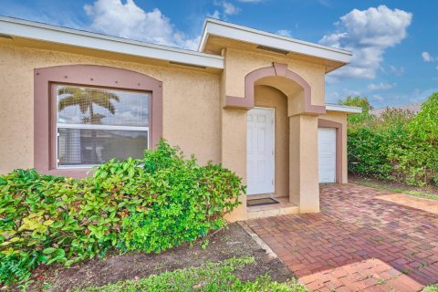 Villa ou maison à Boynton Beach, Floride 3 chambres, 100.71 m2 № 2085268