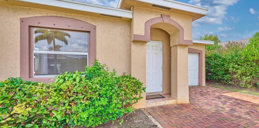Villa ou maison à Boynton Beach, Floride 3 chambres, 100.71 m2 № 2085268