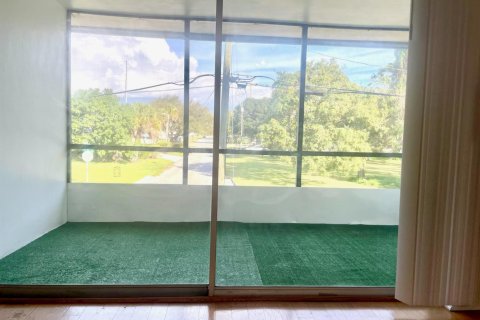 Condo in St. Lucie, Florida, 2 bedrooms № 2083060 - photo 6