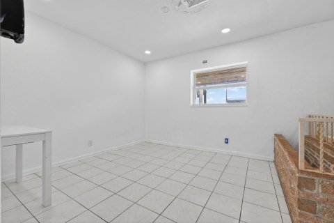 Villa ou maison à vendre à Pahokee, Floride: 3 chambres, 216.56 m2 № 2146874 - photo 12