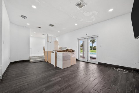 Villa ou maison à vendre à Pahokee, Floride: 3 chambres, 216.56 m2 № 2146874 - photo 11