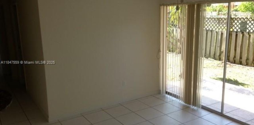 Condo in Doral, Florida, 1 bedroom  № 1847679