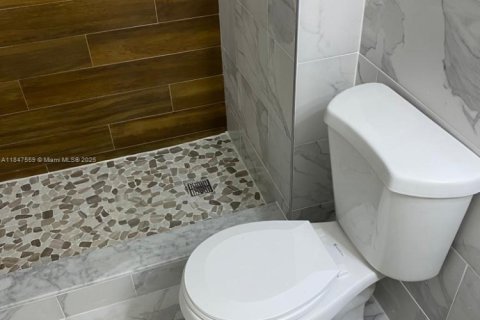 Condo in Doral, Florida, 1 bedroom  № 1847679 - photo 5