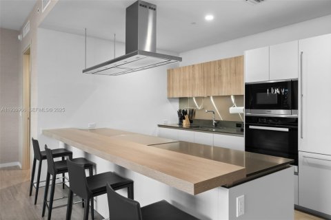Condominio en venta en Miami, Florida, 4 dormitorios, 224.64 m2 № 2076989 - foto 3