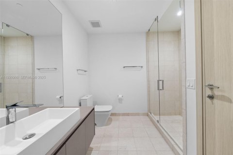 Condominio en venta en Miami, Florida, 4 dormitorios, 224.64 m2 № 2076989 - foto 18