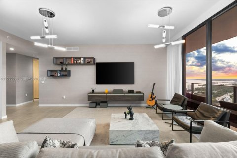 Condominio en venta en Miami, Florida, 4 dormitorios, 224.64 m2 № 2076989 - foto 4