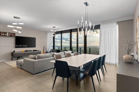 Condominio en venta en Miami, Florida, 4 dormitorios, 224.64 m2 № 2076989 - foto 2