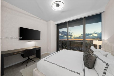 Condominio en venta en Miami, Florida, 4 dormitorios, 224.64 m2 № 2076989 - foto 17