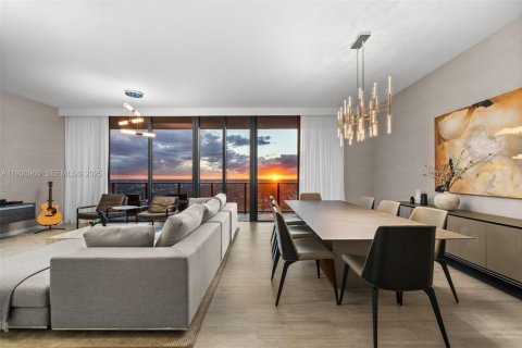 Condominio en venta en Miami, Florida, 4 dormitorios, 224.64 m2 № 2076989 - foto 20