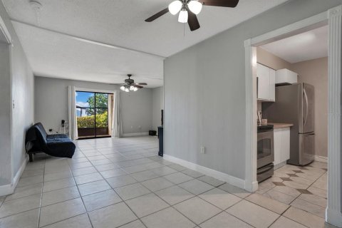 Condo in Altamonte Springs, Florida, 2 bedrooms  № 1852812 - photo 5