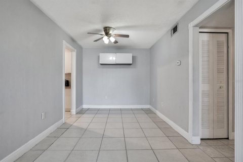 Condo in Altamonte Springs, Florida, 2 bedrooms  № 1852812 - photo 11