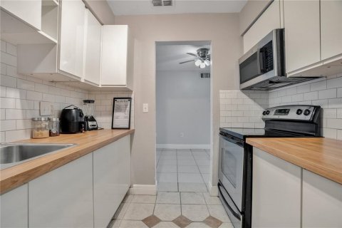 Condo in Altamonte Springs, Florida, 2 bedrooms  № 1852812 - photo 13