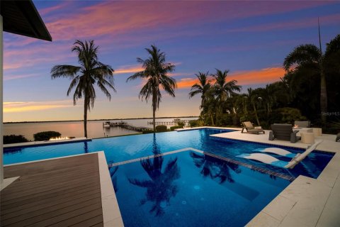 Villa ou maison à vendre à Bradenton, Floride: 4 chambres, 421.68 m2 № 2399245 - photo 6