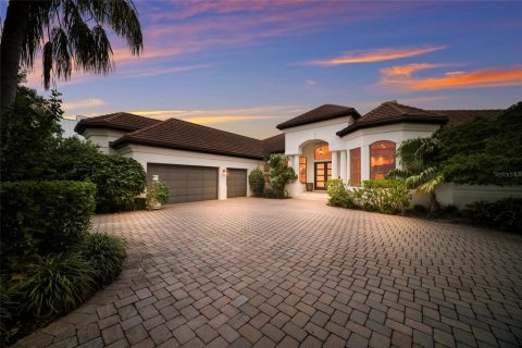 Villa ou maison à vendre à Bradenton, Floride: 4 chambres, 421.68 m2 № 2399245 - photo 10
