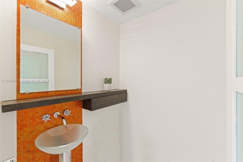 Снять в аренду кондоминиум в Майами-Бич, Флорида 3 спальни, 207.54м2, № 1985178 - фото 16