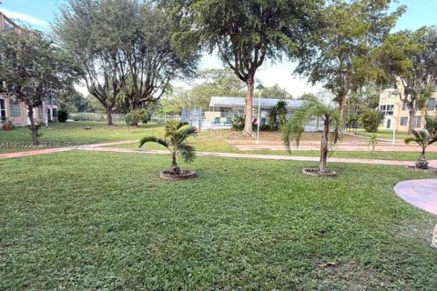 Condo in Miami, Florida, 1 bedroom  № 2082317 - photo 2