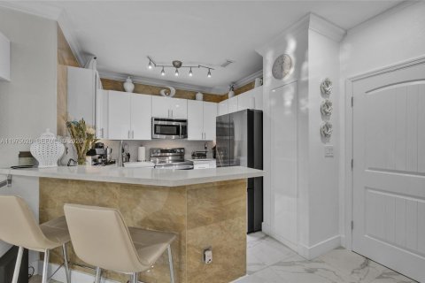 House in Homestead, Florida 3 bedrooms, 146.79 sq.m. № 2041772 - photo 5