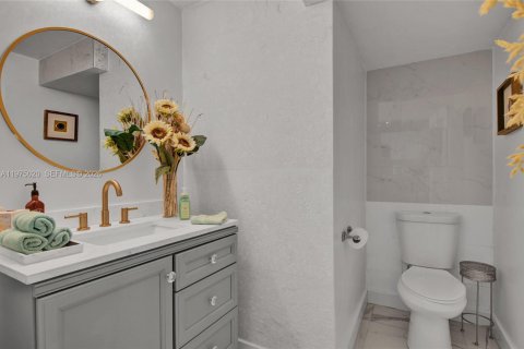 House in Homestead, Florida 3 bedrooms, 146.79 sq.m. № 2041772 - photo 14