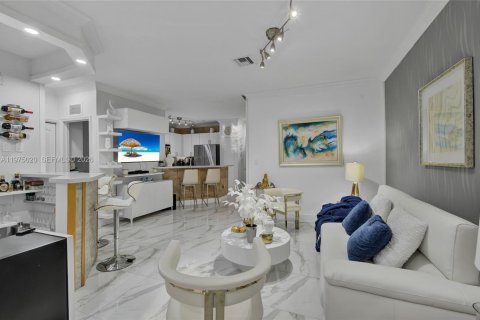 House in Homestead, Florida 3 bedrooms, 146.79 sq.m. № 2041772 - photo 9