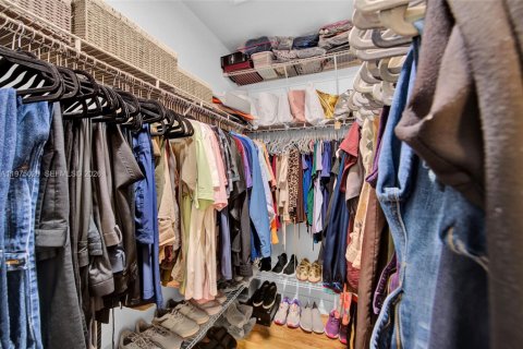 House in Homestead, Florida 3 bedrooms, 146.79 sq.m. № 2041772 - photo 25