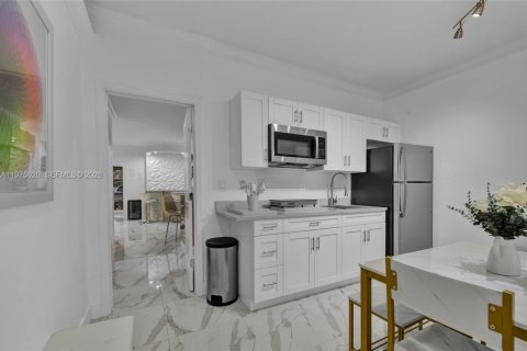 House in Homestead, Florida 3 bedrooms, 146.79 sq.m. № 2041772 - photo 17