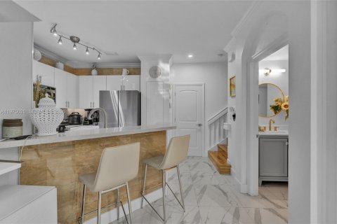 House in Homestead, Florida 3 bedrooms, 146.79 sq.m. № 2041772 - photo 7