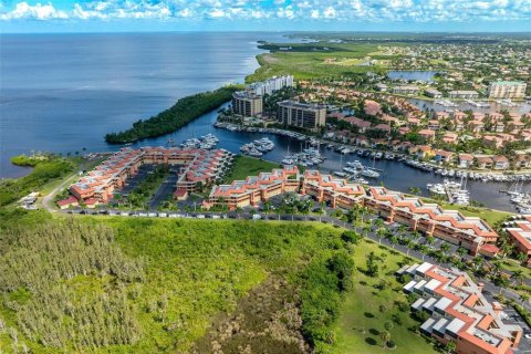 Condo in Punta Gorda, Florida, 3 bedrooms  № 1909566 - photo 1