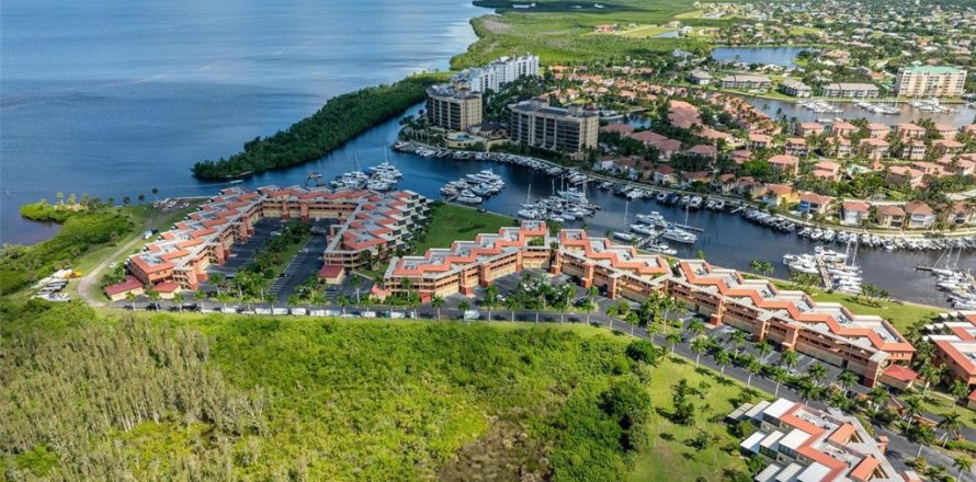 Condo in Punta Gorda, Florida, 3 bedrooms № 1909566