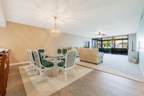 Condo in Punta Gorda, Florida, 3 bedrooms  № 1909566 - photo 12