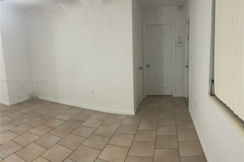 Снять в аренду виллу или дом в Майами, Флорида 3 спальни, 101.45м2, № 2006281 - фото 14