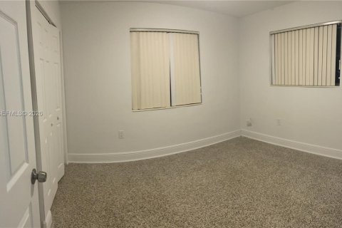 Снять в аренду виллу или дом в Майами, Флорида 3 спальни, 101.45м2, № 2006281 - фото 10