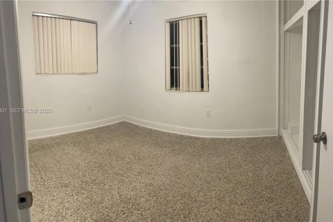 Снять в аренду виллу или дом в Майами, Флорида 3 спальни, 101.45м2, № 2006281 - фото 7