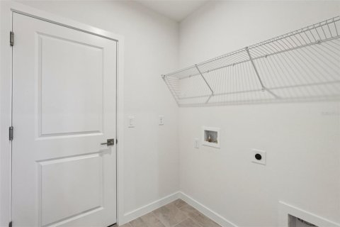 House in Haines City, Florida 4 bedrooms, 188.41 sq.m. № 1654504 - photo 28
