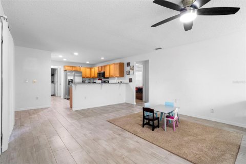 House in Deltona, Florida 3 bedrooms, 179.49 sq.m. № 1900122 - photo 21