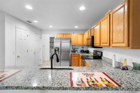 House in Deltona, Florida 3 bedrooms, 179.49 sq.m. № 1900122 - photo 16