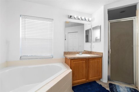 House in Deltona, Florida 3 bedrooms, 179.49 sq.m. № 1900122 - photo 28