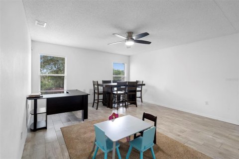 House in Deltona, Florida 3 bedrooms, 179.49 sq.m. № 1900122 - photo 23