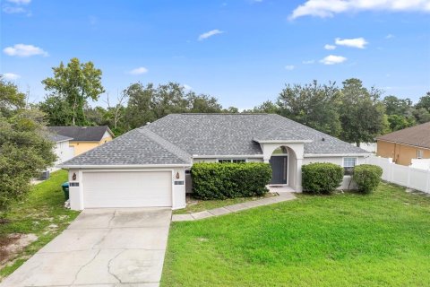 House in Deltona, Florida 3 bedrooms, 179.49 sq.m. № 1900122 - photo 2